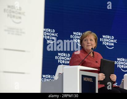 200123 -- DAVOS, 23 gennaio 2020 -- la cancelliera tedesca Angela Merkel partecipa al meeting annuale WEF del World Economic Forum a Davos, Svizzera, 23 gennaio 2020. RIUNIONE ANNUALE SVIZZERA-DAVOS-WEF-MERKEL GUOXCHEN PUBLICATIONXNOTXINXCHN Foto Stock