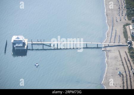 Timmendorfer Strand, Germania. 5 settembre 2023. Il ponte Seeschlößchen a Timmendorfer Strand. Credito: Sebastian Gollnow/dpa/Alamy Live News Foto Stock