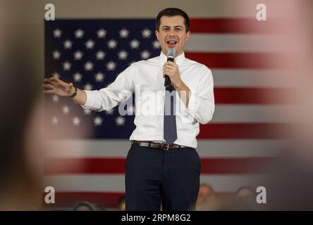 200203 -- IOWA, 3 febbraio 2020 Xinhua -- il candidato democratico alla presidenza Pete Buttigieg, ex sindaco di South Bend, parla a una manifestazione a Cedar Rapids, Iowa, negli Stati Uniti, il 1 febbraio 2020. Foto di Joel Lerner/Xinhua U.S.-IOWA-DEMOCRATIC CANDIDATE PUBLICATIONxNOTxINxCHN Foto Stock