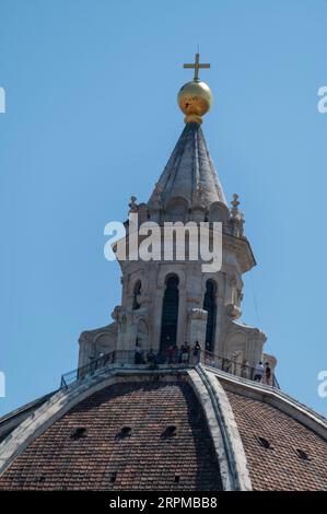 La cupola di Santa Maria del Fiore, (Cattedrale di Firenze), dove i visitatori si arrampicano sulla cima per ammirare le vedute panoramiche circostanti. Si trova in Piazza de Foto Stock