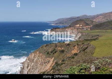 Vista dall'Hurricane Point View al Castle Rock Viewpoint, Ocean Road M1, Highway 1, USA, California, Monterey Foto Stock