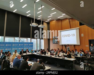 200213 -- PECHINO, 13 febbraio 2020 -- Direttore generale dell'Organizzazione Mondiale della Sanità L'OMS Tedros Adhanom Ghebreyesus partecipa a una conferenza stampa a Ginevra, in Svizzera, 11 febbraio 2020. L'OMS martedì ha dato il nome ufficiale della malattia causata dall'ultimo romanzo coronavirus come COVID-19. XINHUA FOTO DEL GIORNO ChenxJunxia PUBLICATIONxNOTxINxCHN Foto Stock