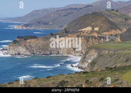 Vista dall'Hurricane Point View al Castle Rock Viewpoint, Ocean Road M1, Highway 1, USA, California, Monterey Foto Stock