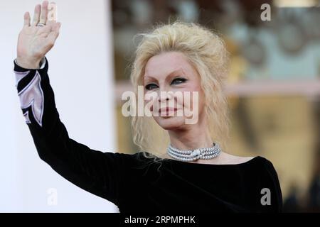 Italia, Lido di Venezia, 4 settembre 2023: Patty Pravo partecipa ad un Red carpet per il film "Priscilla" alla 80 Mostra Internazionale d'Arte cinematografica di Venezia il 4 settembre 2023 a Venezia. Foto © Ottavia da re/sintesi/Alamy Live News Foto Stock