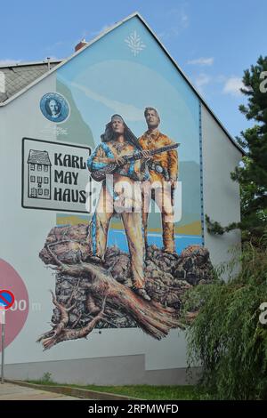 Murale con Winnetou e Old Shatterhand, Western, lungometraggio, personaggi, indiani, famoso, Karl May, graffiti, Street art, Hohenstein-Ernstthal Foto Stock