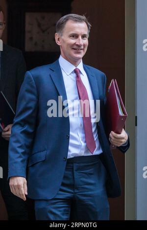 Downing Street, Londra, Regno Unito. 5 settembre 2023. Jeremy Hunt lascia il numero 11, Downing Street, per domande al Tesoro alla camera dei comuni. Londra, Regno Unito foto di Amanda Rose/Alamy Live News Foto Stock