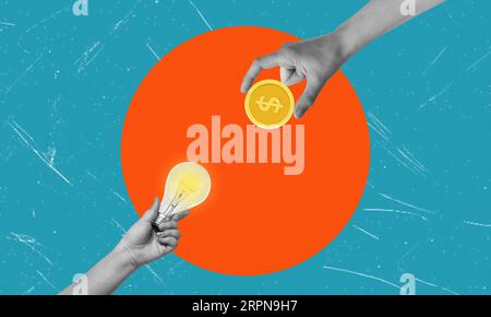 Un collage di banner con due persone che si scambiano lampadine e acquistano monete d'oro su sfondo blu. Il concetto di vendere idee. Foto Stock