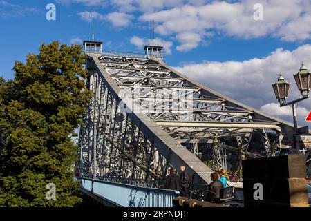 Elbe Bridge Blue Wonder Foto Stock