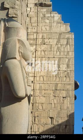 Statua del Tempio di Pharoah Karnak Luxor Egitto Foto Stock