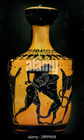 Vaso di soffitta Ercole incoraggiato dalla sua dea patrona Atena sta lottando contro il Leone Nemeo in uno dei suoi 12 lavori. Fine vi, inizio V secolo 500-490 a.C. Atene, Museo, Greco, Grecia. Museo d'arte delle Cicladi Foto Stock