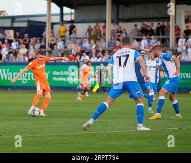 Barrow in Furness, Regno Unito. 5 settembre 2023. Sonny Carey #10 di Blackpool si prepara a girare durante l'EFL Trophy Match Barrow vs Blackpool al SO Legal Stadium, Barrow-in-Furness, Regno Unito, il 5 settembre 2023 (foto di Steve Flynn/News Images) a Barrow-in-Furness, Regno Unito il 9/5/2023. (Foto di Steve Flynn/News Images/Sipa USA) credito: SIPA USA/Alamy Live News Foto Stock