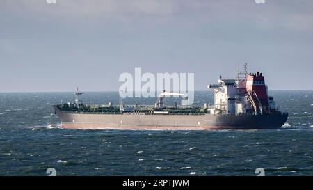 Una petroliera in alto mare Foto Stock