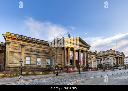 Walker Art Gallery presso William Brown Street nel centro di Liverpool Foto Stock