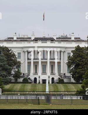 200521 -- WASHINGTON, 21 maggio 2020 Xinhua -- la Casa Bianca è vista a Washington D.C., negli Stati Uniti, il 21 maggio 2020. Giovedì il presidente degli Stati Uniti Donald Trump ha detto che gli Stati Uniti si stanno ritirando dal Trattato sui cieli aperti, l'ultima mossa per abbandonare un importante accordo internazionale sul controllo delle armi. Foto di Ting Shen/Xinhua U.S.-WASHINGTON D.C.-TRATTATO SUI CIELI APERTI-RITIRO PUBLICATIONxNOTxINxCHN Foto Stock