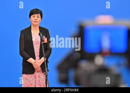 200524 -- PECHINO, 24 maggio 2020 -- Gan Lin, membro del 13° Comitato Nazionale della Conferenza consultiva politica del popolo cinese CPPCC, fornisce un'intervista tramite link video in vista della seconda riunione plenaria della terza sessione del 13° Comitato Nazionale CPPCC presso la grande sala del popolo a Pechino, capitale della Cina, il 24 maggio 2020. DUE MEMBRI DI SESSIONSCHINA-BEIJING-CPPCC-INTERVISTA CN LIXXIN PUBLICATIONXNOTXINXCHN Foto Stock