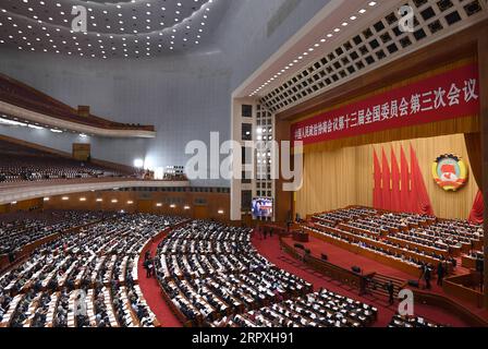 200524 -- PECHINO, 24 maggio 2020 -- la seconda riunione plenaria della terza sessione del 13° Comitato Nazionale della Conferenza politica consultiva del popolo cinese, CPPCC, si tiene presso la grande sala del popolo a Pechino, capitale della Cina, il 24 maggio 2020. DUE SESSIONSCHINA-PECHINO-CPPCC-SESSIONE ANNUALE-SECONDA RIUNIONE PLENARIA CN YINXBOGU PUBLICATIONXNOTXINXCHN Foto Stock