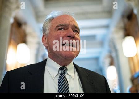 Washington, USA. 5 settembre 2023. Il senatore Tim Kaine (D-va) parla ai media al Campidoglio degli Stati Uniti, a Washington, DC, martedì 5 settembre, 2023. (Graeme Sloan/Sipa USA) credito: SIPA USA/Alamy Live News Foto Stock