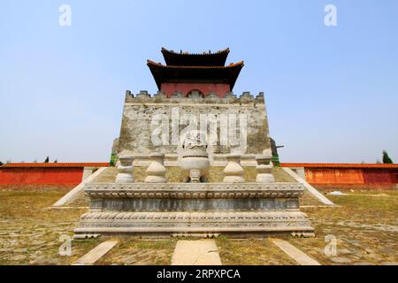 ZUNHUA 18 MAGGIO: Mausoleo di Zhaoxi, architettura paesaggistica, Tombe orientali della dinastia Qing il 18 maggio 2014, contea di Zunhua, provincia di Hebei, Cina. Foto Stock