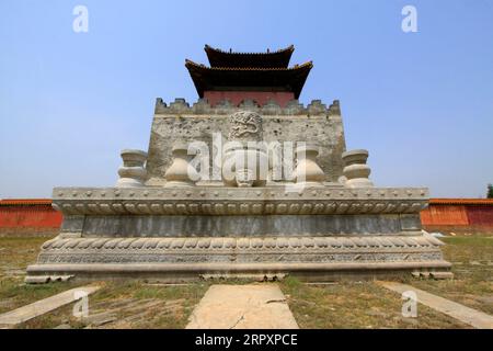 ZUNHUA 18 MAGGIO: Mausoleo di Zhaoxi, architettura paesaggistica, Tombe orientali della dinastia Qing il 18 maggio 2014, contea di Zunhua, provincia di Hebei, Cina. Foto Stock