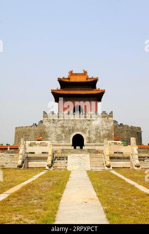 ZUNHUA 18 MAGGIO: Mausoleo di Zhaoxi, architettura paesaggistica, Tombe orientali della dinastia Qing il 18 maggio 2014, contea di Zunhua, provincia di Hebei, Cina. Foto Stock