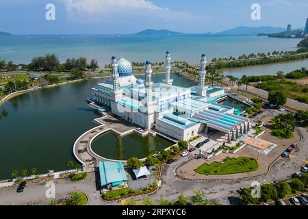 Kota Kinabalu City Mosque, Masjid Bandaraya, la moschea galleggiante di Sabah, Malesia Foto Stock