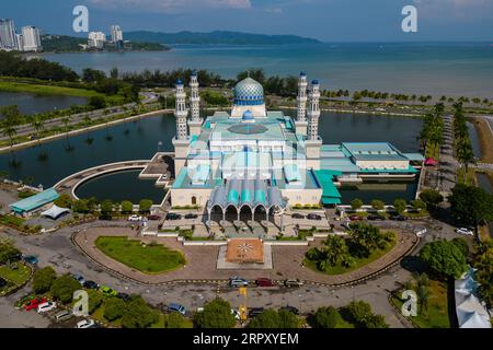 Kota Kinabalu City Mosque, Masjid Bandaraya, la moschea galleggiante di Sabah, Malesia Foto Stock