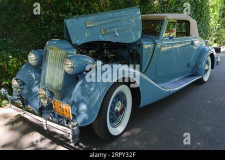 Packard Twelve, auto d'epoca, parcheggiata a Lacey Park con cofano aperto. Foto Stock