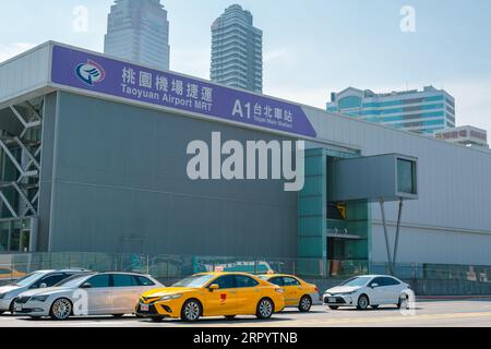 Taipei, Taiwan - 23 marzo 2023: Dalla stazione principale di Taipei all'Aeroporto MRT di Taoyuan Foto Stock