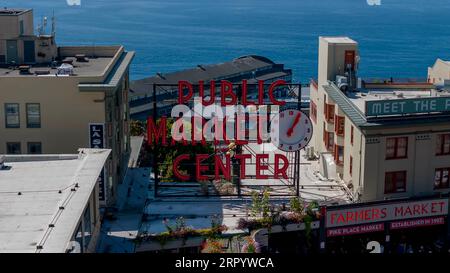 Seattle, Washington, USA. 5 settembre 2023. Vista aerea del Pike Place Market a Seattle, Washington, Stati Uniti. Ha aperto il 17 agosto 1907 ed è uno dei più antichi mercati agricoli pubblici degli Stati Uniti. (Immagine di credito: © Walter G Arce Sr Grindstone medi/ASP) SOLO USO EDITORIALE! Non per USO commerciale! Foto Stock