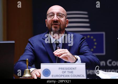 200717 -- BRUXELLES, 17 luglio 2020 Xinhua -- il presidente del Consiglio europeo Charles Michel presiede una riunione speciale del Consiglio europeo presso la sede centrale dell'UE a Bruxelles, 17 luglio 2020. Venerdì e sabato l’UE tiene una riunione straordinaria del Consiglio europeo sul prossimo bilancio a lungo termine dell’UE e sul pacchetto per la ripresa in risposta alla crisi COVID-19. Unione europea/documentazione tramite Xinhua BELGIO-BRUXELLES-UE-CONSIGLIO EUROPEO-RIUNIONE PUBLICATIONxNOTxINxCHN Foto Stock