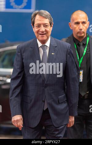 200717 -- BRUXELLES, 17 luglio 2020 Xinhua -- il presidente di Cipro Nicos Anastasiades arriva per una riunione speciale del Consiglio europeo presso la sede dell'UE a Bruxelles, il 17 luglio 2020. Venerdì e sabato l’UE tiene una riunione straordinaria del Consiglio europeo sul prossimo bilancio a lungo termine dell’UE e sul pacchetto per la ripresa in risposta alla crisi COVID-19. Unione europea/documentazione tramite Xinhua BELGIO-BRUXELLES-UE-CONSIGLIO EUROPEO-RIUNIONE PUBLICATIONxNOTxINxCHN Foto Stock