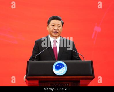 200731 -- PECHINO, 31 luglio 2020 -- il presidente cinese Xi Jinping, anche segretario generale del Comitato centrale del Partito Comunista Cinese e presidente della Commissione militare centrale, partecipa alla cerimonia di completamento e messa in servizio del sistema satellitare di navigazione BeiDou BDS-3 a Pechino, capitale della Cina, il 31 luglio 2020. XI ha dichiarato la messa in servizio ufficiale del nuovo sistema BDS-3. CHINA-BEIJING-XI JINPING-BDS-3 SYSTEM-COMPLETION-COMMISSIONING-CEREMONY CN YANXYAN PUBLICATIONXNOTXINXCHN Foto Stock