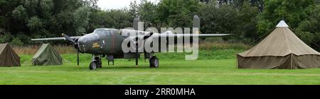 East Kirkby, Lincolnshire, Regno Unito, 2023. Il North American B-25 Mitchell è un bombardiere medio statunitense introdotto nel 1941 Foto Stock