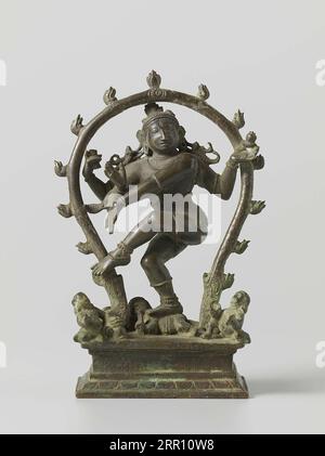 Indian Art, Indian Craft, Artigianato Shiva Nataraja, Image of the Dancing Shiva Nataraja in a Flame halo., Anonymous, Zuid-India, c. 1200 - c. 1300, b Foto Stock