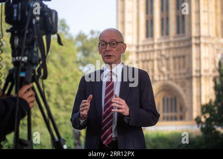 Londra, Regno Unito. 6 settembre 2023. Il Cancelliere ombra del Ducato di Lancaster Pat McFadden è visto a Westminster durante le interviste dei media mattutini. Credito: Tayfun salci / Alamy Live News Foto Stock