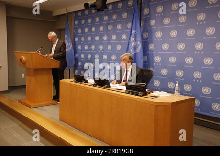 200909 -- NAZIONI UNITE, 9 settembre 2020 -- il Segretario generale delle Nazioni Unite Antonio Guterres R parla durante una conferenza stampa congiunta presso la sede delle Nazioni Unite a New York, 9 settembre 2020. Guterres mercoledì ha esortato i paesi a utilizzare la ripresa dalla COVID-19 per affrontare i cambiamenti climatici in una conferenza stampa congiunta con il capo dell'Organizzazione meteorologica mondiale per il lancio di United in Science 2020, un rapporto multi-agenzia sulle ultime scienze del clima. UN-GUTERRES-RELAZIONE SUI CAMBIAMENTI CLIMATICI-LANCIO XIEXE PUBLICATIONXNOTXINXCHN Foto Stock