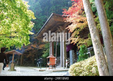 L'ingresso ad un tempio buddista giapponese Foto Stock