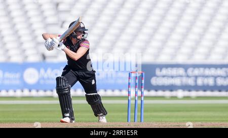 Il capitano di Sparks, Eve Jones, in azione a Birmingham, Regno Unito, durante il Rachel Heyhoe Flint Trophy tra Central Sparks e The Blaze il 5 settembre Foto Stock