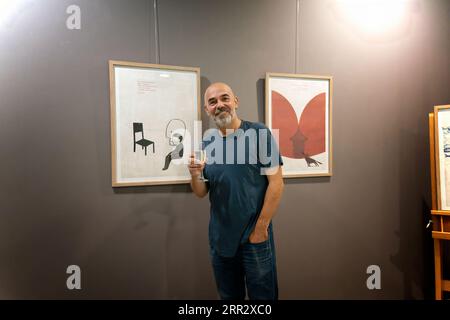 Barcellona, Spagna. 31 agosto 2023. L'illustratore e artista catalano Lluís Calafalch inaugura la sua nuova collezione di litografie nel ciclo artistico di Revers ad Arenys de Munt (Barcellona) il 31 agosto 2023. * (Foto di Neus Ros/Sipa USA) credito: SIPA USA/Alamy Live News Foto Stock