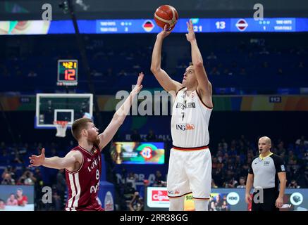 Manila, Filippine. 6 settembre 2023. Pallacanestro: Coppa del mondo, Germania - Lettonia, round a eliminazione diretta, quarti di finale: Il tedesco Johannes Voigtmann lancia la palla. Crediti: Matthias Stickel/dpa/Alamy Live News Foto Stock