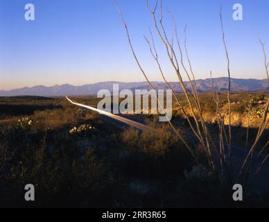 Doppia esposizione di Houghton Road sul lato est di Tucson, Arizona Foto Stock