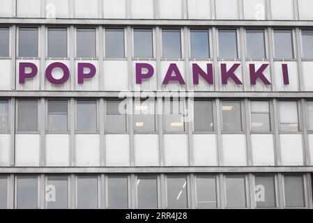 Helsinki, Finlandia - 5 settembre 2023: L'insegna della Pop Bank nel centro di Helsinki. Foto Stock