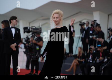 Venezia, Italia. 4 settembre 2023. VENEZIA, ITALIA - 04 SETTEMBRE: Patty Pravo partecipa al Red carpet del film "Priscilla" alla 80° Mostra Internazionale d'Arte cinematografica di Venezia il 4 settembre 2023 a Venezia (foto di Luca Carlino/NurPhoto) crediti: NurPhoto SRL/Alamy Live News Foto Stock