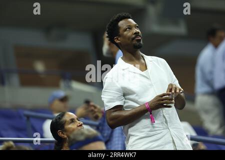 Queens, Stati Uniti d'America. 5 settembre 2023. NEW YORK, NEW YORK - 05 SETTEMBRE: Unknown Present Day Nine degli US Open 2023 presso l'USTA Billie Jean King National Tennis Center il 5 settembre 2023 nel quartiere Flushing del Queens borough di New York City People: Unknown Credit: Storms Media Group/Alamy Live News Foto Stock