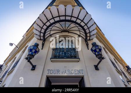 Ingresso all'edificio che ospita la Tour d'Argent, un famoso ristorante gourmet francese situato in Quai de la Tournelle, Parigi, Francia Foto Stock