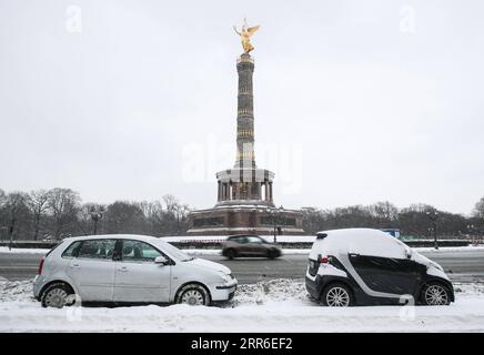 210210 -- BERLINO, 10 febbraio 2021 -- foto scattata il 9 febbraio 2021 mostra la colonna della Vittoria di Berlino a Berlino, capitale della Germania. GERMANIA-BERLINO-INVERNO ShanxYuqi PUBLICATIONxNOTxINxCHN Foto Stock