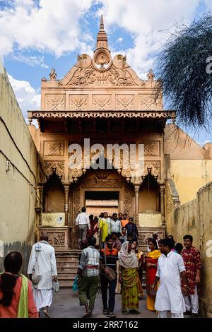 Vrindavan, Uttar Pradesh 18 ottobre 2019: Il cancello d'ingresso di Nidhivan è uno dei luoghi più sacri, misteriosi e sacri per il popolo indù. Foto Stock