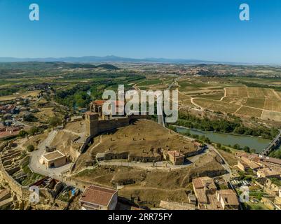 Vista aerea di San Vicente de la Sonsierra a Rioja, San Vicente de la Sonsierra, torre dell'omaggio, castello, basilica de Nuestra senora de los remedios Foto Stock