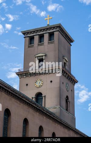 Copenaghen, Danimarca, 11 luglio 2022: Vista esterna della Chiesa di nostra Signora, che è la Cattedrale di Copenaghen Foto Stock