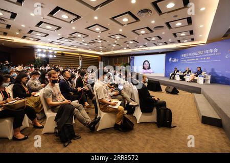 210418 -- BOAO, 18 aprile 2021 -- Una sessione dal titolo pagamento digitale e valuta digitale si tiene durante la Conferenza annuale del Forum di Boao per l'Asia a Boao, nella provincia di Hainan nel sud della Cina il 18 aprile 2021. CHINA-HAINAN-BOAO-BFA-CONFERENZA-SESSIONE ANNUALE CN ZHANGXLIYUN PUBLICATIONXNOTXINXCHN Foto Stock